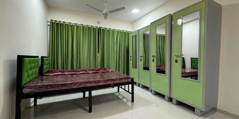 Co-living spaces in Andheri West Mumbai, PG with food in Andheri West